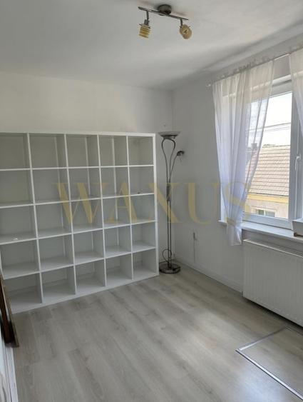 Apartament cu 4 camere decomandat, mobilat în Sud-Est
