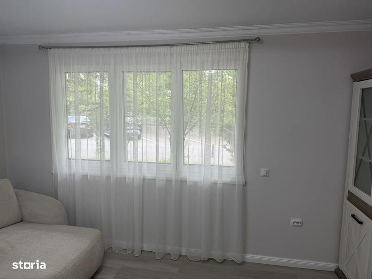 Apartament cu 3 camere decomandat în Cornișa