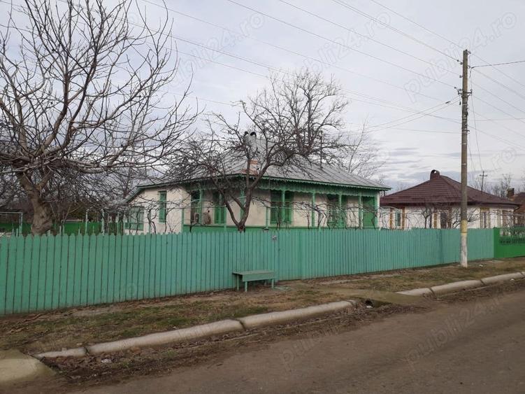 Casă cu 6 camere cu Teren 1150 Mp în Ciocile