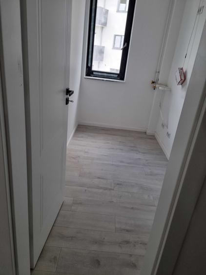 Apartament cu 3 camere decomandat în Exterior Vest