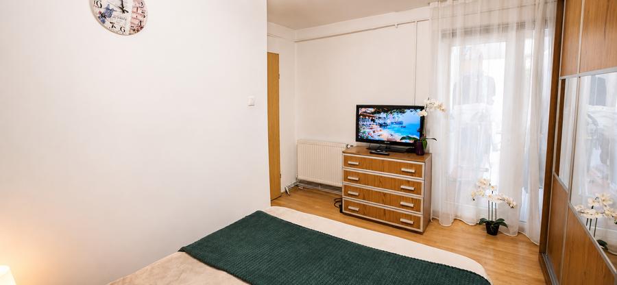 Apartament cu 3 camere decomandat în Găvana