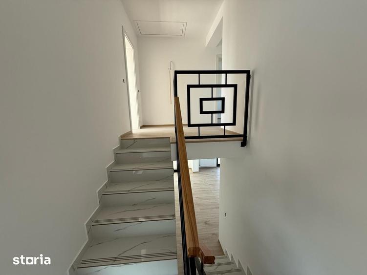 Casă cu 5 camere cu Teren 490 Mp în Păulești