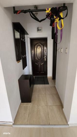 Apartament cu 2 camere semidecomandat în Tăuți