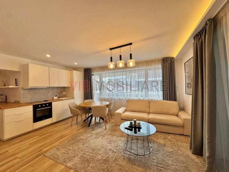 Apartament cu 3 camere semidecomandat în Gara de Nord