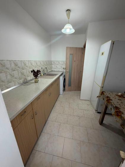 Apartament cu 1 camera decomandat, zona Nicolina - 4