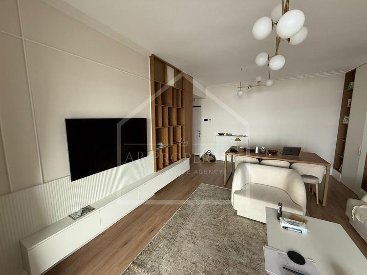 Apartament cu 3 camere semidecomandat, mobilat în Sisești