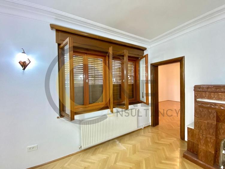 Apartament cu 5 camere decomandat, mobilat în Aviatorilor