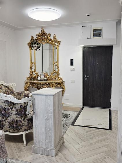 Garsonieră decomandată în Central