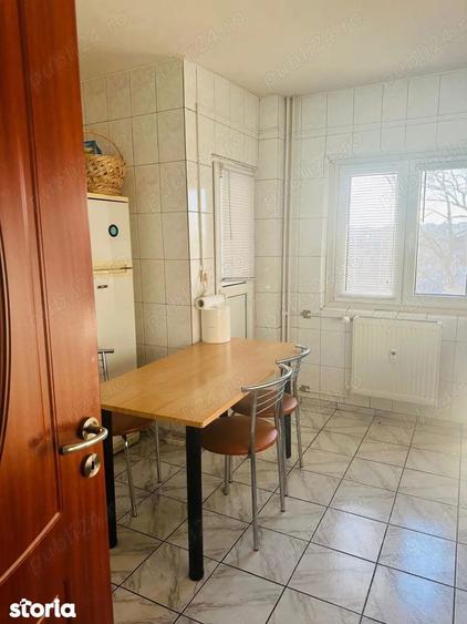 Apartament cu 3 camere decomandat, mobilat în 13 Septembrie