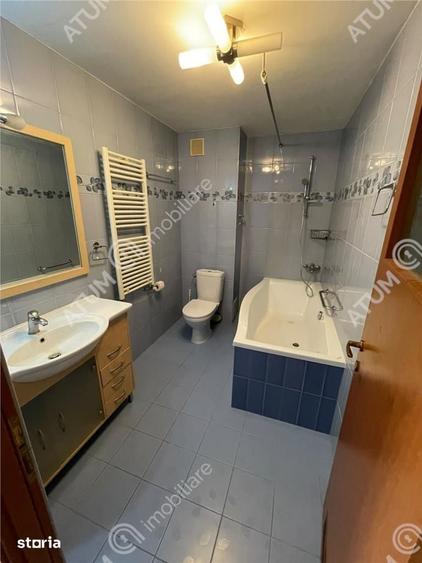 Apartament cu 3 camere decomandat în Sub Arini