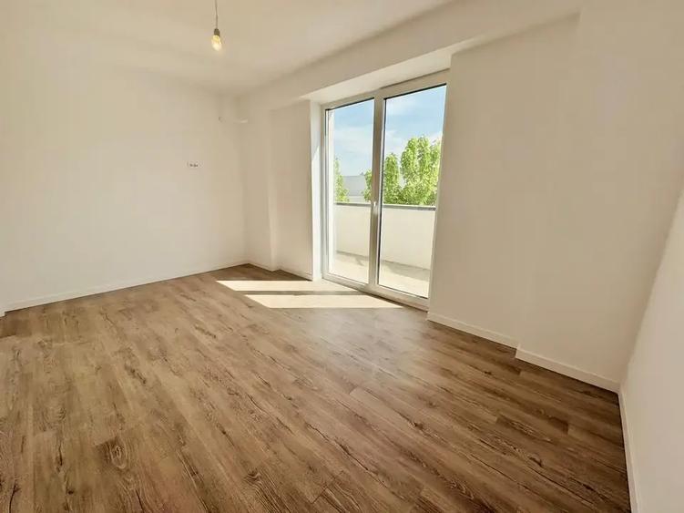 Apartament cu 3 camere semidecomandat în Theodor Pallady