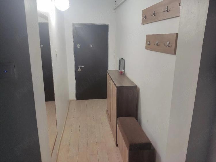 Proprietar. Inchiriez apartament 2 camere decomandat | Podu Ro? - Pia?a Nicolina - 1