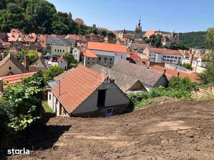 Casă cu 3 camere cu Teren 902 Mp în Central