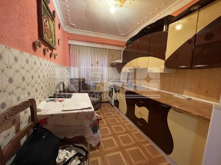 Apartament cu 3 camere semidecomandat în Exterior Sud
