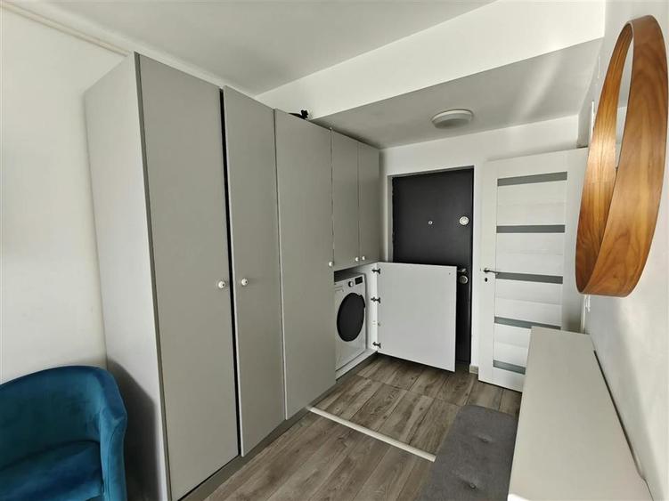 Garsonieră decomandată, mobilată în 9 Mai
