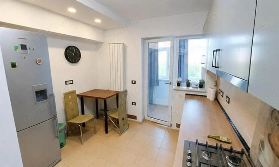 Apartament cu 2 camere decomandat, mobilat în Casa de Cultură