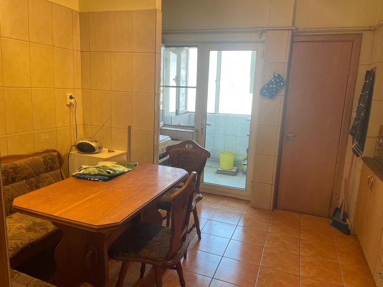 Apartament cu 4 camere decomandat în Ultracentral