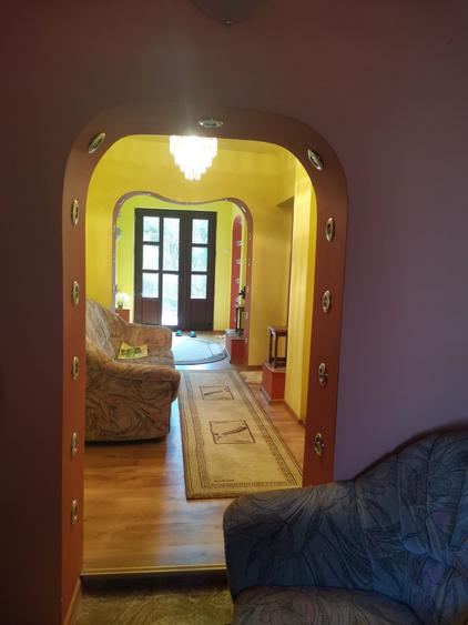 Casă cu 4 camere în Ionești