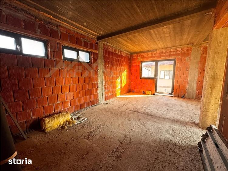 Casă cu 4 camere cu Teren 274 Mp în Valea Borcutului