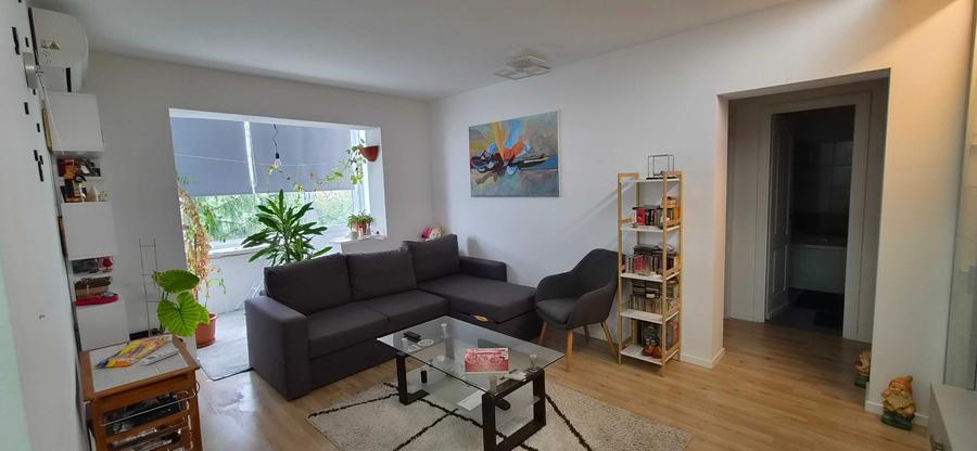 Apartament cu 2 camere nedecomandat în Piața