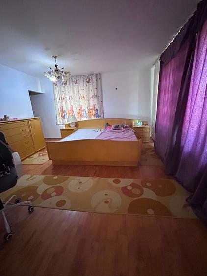 Casă individuală cu 5 camere cu Teren 1800 Mp în Chizătău