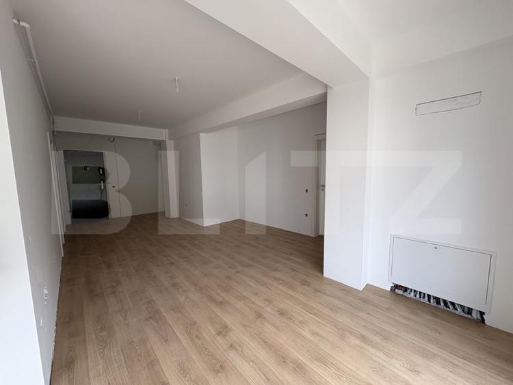 Apartament cu 3 camere semidecomandat în Grigorescu
