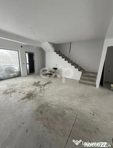 Casă cu 3 camere cu Teren 200 Mp în Smeura