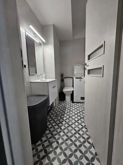 Apartament cu 3 camere decomandat, mobilat în Apărătorii Patriei