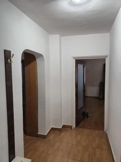 Apartament cu 2 camere decomandat, mobilat în Brâncoveanu