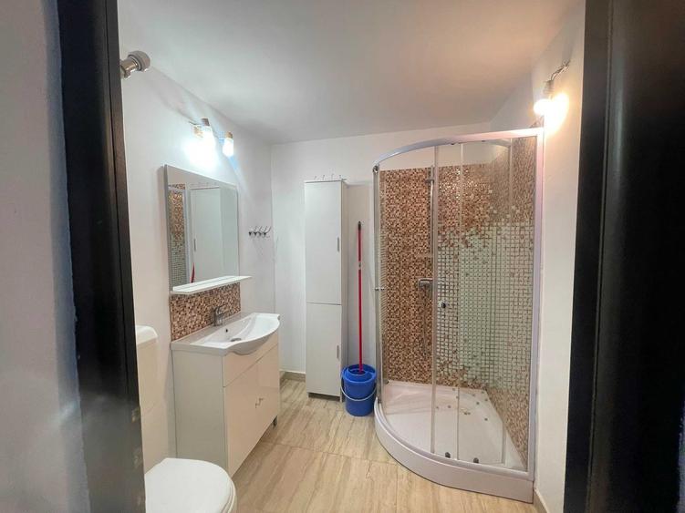 Apartament cu 2 camere decomandat în Titan