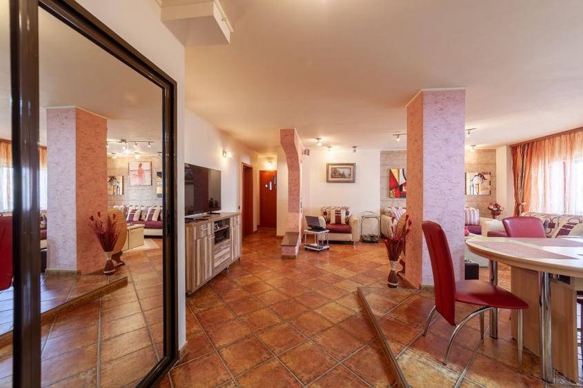 Apartament cu 4 camere decomandat, mobilat în Bere