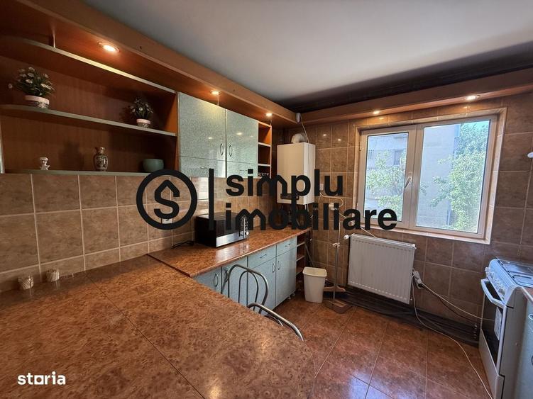 Apartament cu 3 camere semidecomandat în Brazda lui Novac