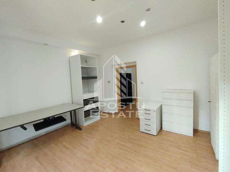 Apartament cu 3 camere decomandat în Mehala