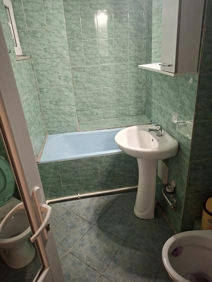 Garsonieră decomandată în Piața Unirii