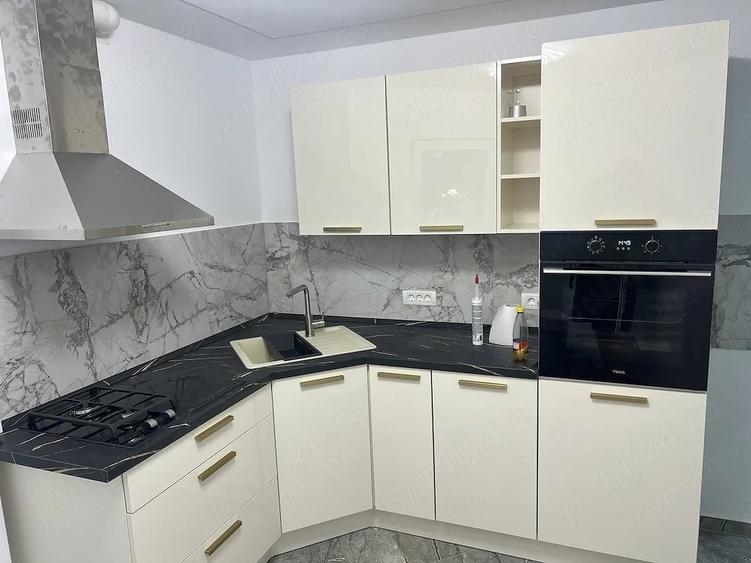 Apartament cu 3 camere semidecomandat în Soarelui