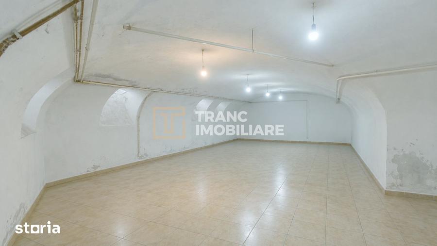 Apartament cu 8 camere în Central