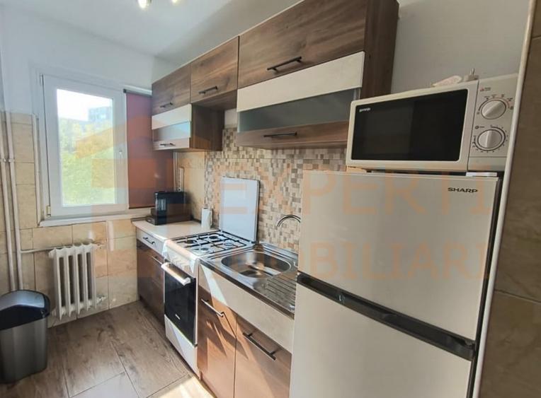 Apartament cu 2 camere semidecomandat, mobilat în Tomis Nord