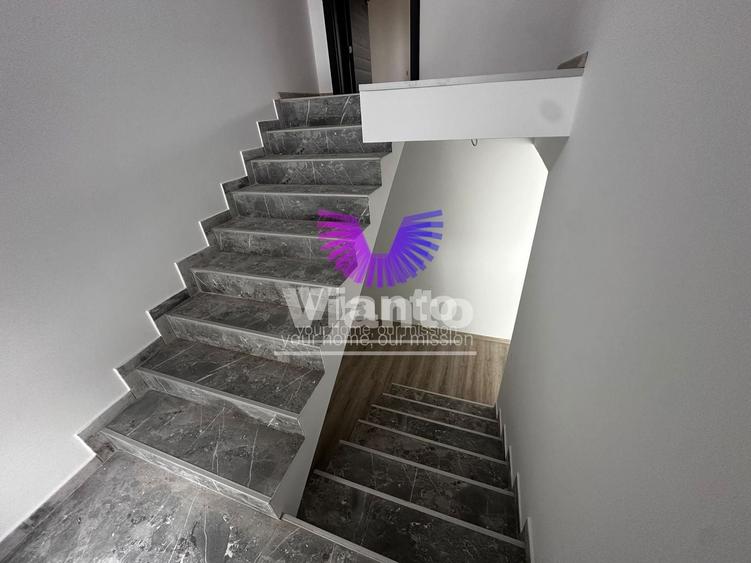 Duplex cu 5 camere cu Canalizare în Exterior Vest