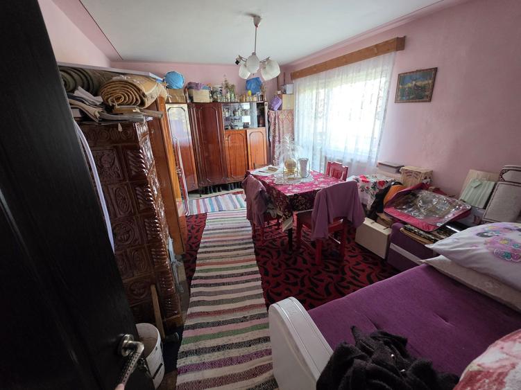 Apartament cu 2 camere decomandat în Iara