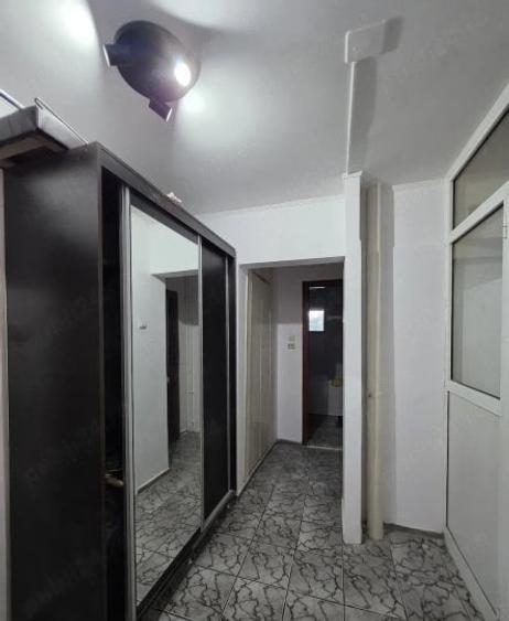 Apartament cu 2 camere decomandat, mobilat în Brâncoveanu