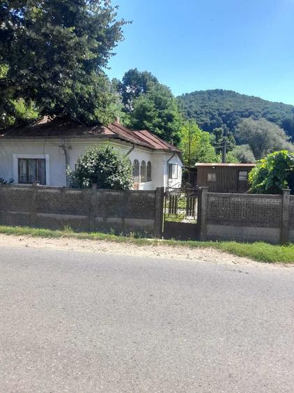 Casă cu 3 camere în Micești