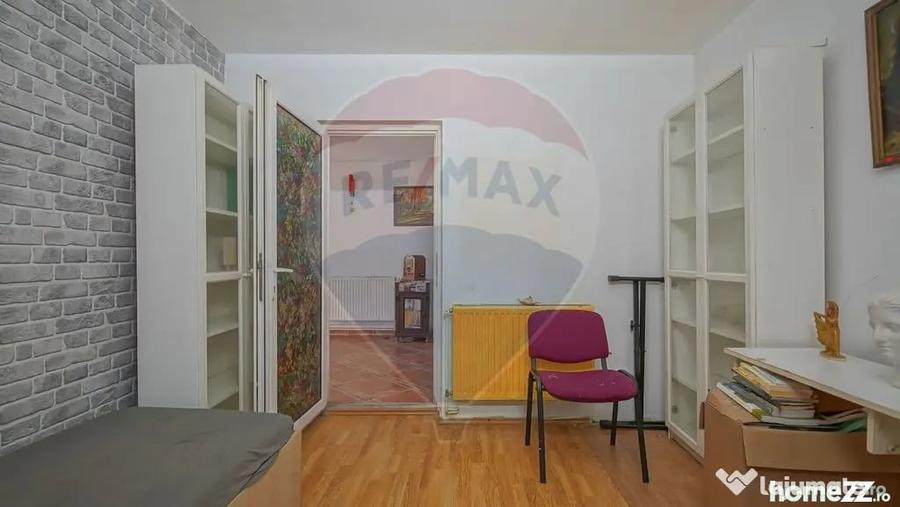 Apartament cu 4 camere decomandat în Drumul Poienii