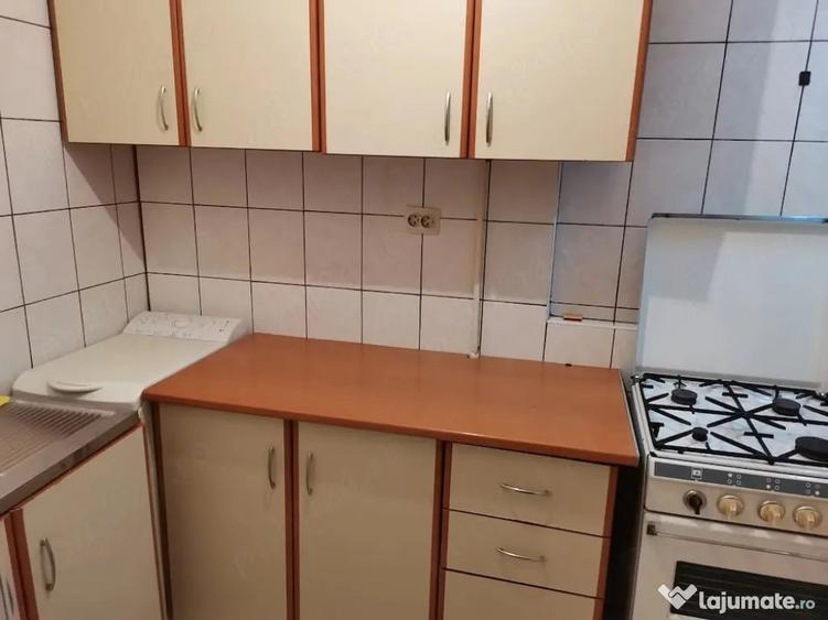 Piata sudului metrou parter cu balcon - 4