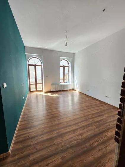 Apartament cu 2 camere semidecomandat în P-ța Unirii