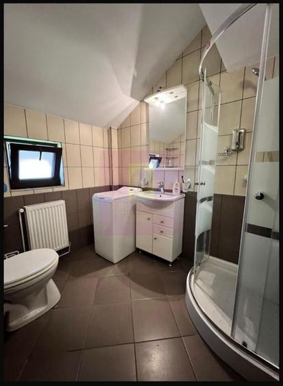 Casă cu 6 camere în Central