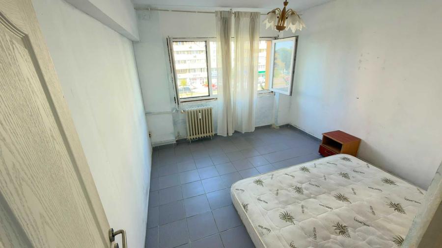 Apartament cu 3 camere decomandat în Dobroești