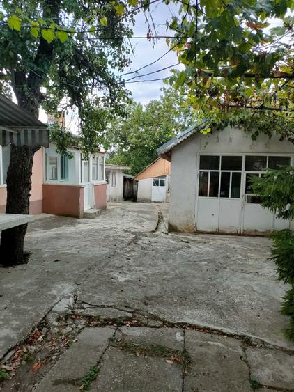 Casă cu 4 camere în Ștefăneștii de Sus