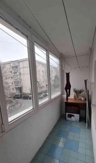 Garsonieră decomandată, mobilată în Decebal