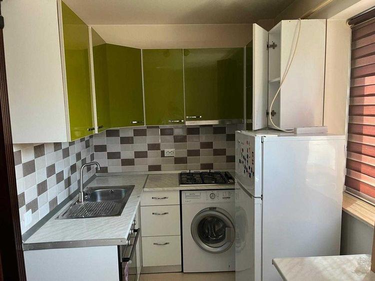 Apartament cu 2 camere decomandat în Palat