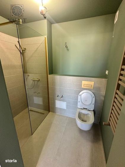 Apartament cu 4 camere semidecomandat, mobilat în Rahova